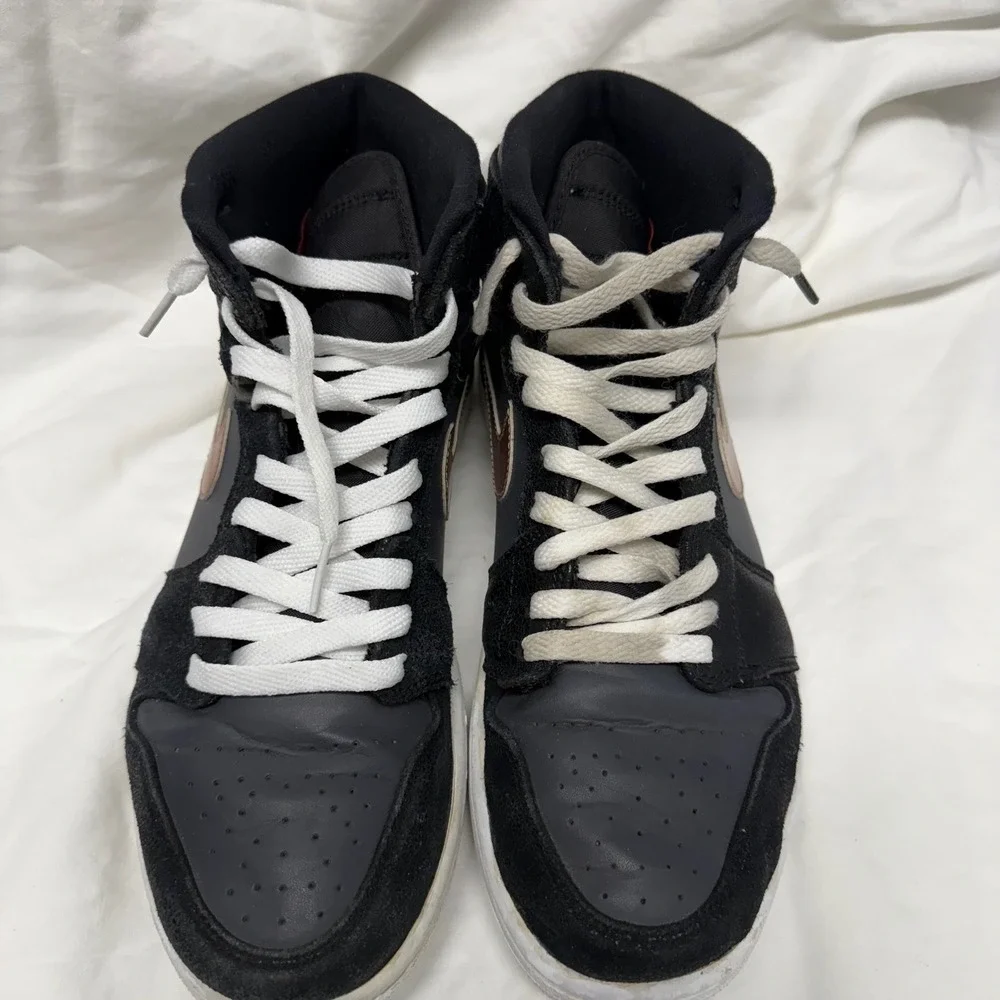 Nike Air Jordan 1 Retro High Black Bronze Medal 332550-016 Mens Size 9‎